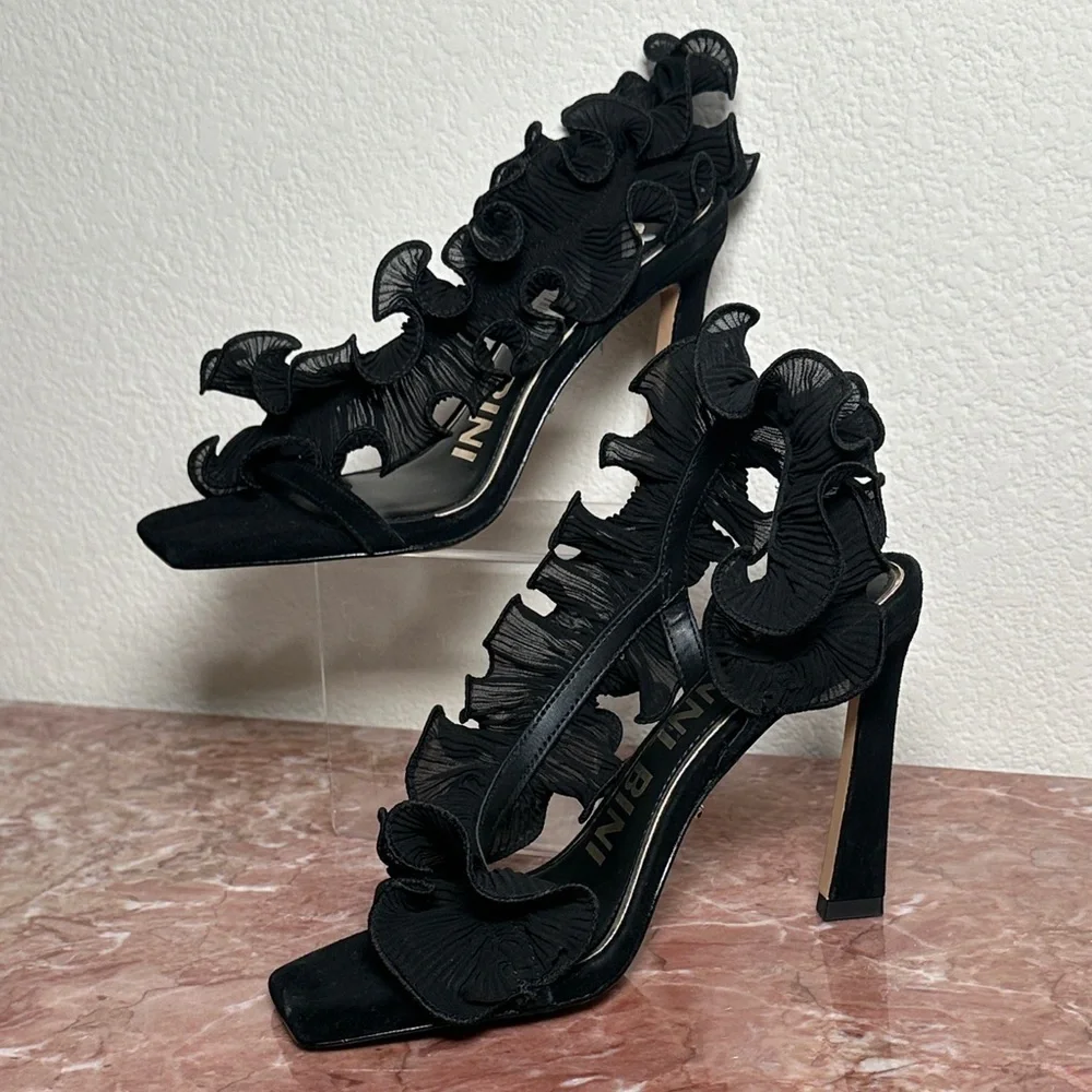 GIANNI BINI NEW BLACK RUFFLED HEELS - Picture 3 of 9